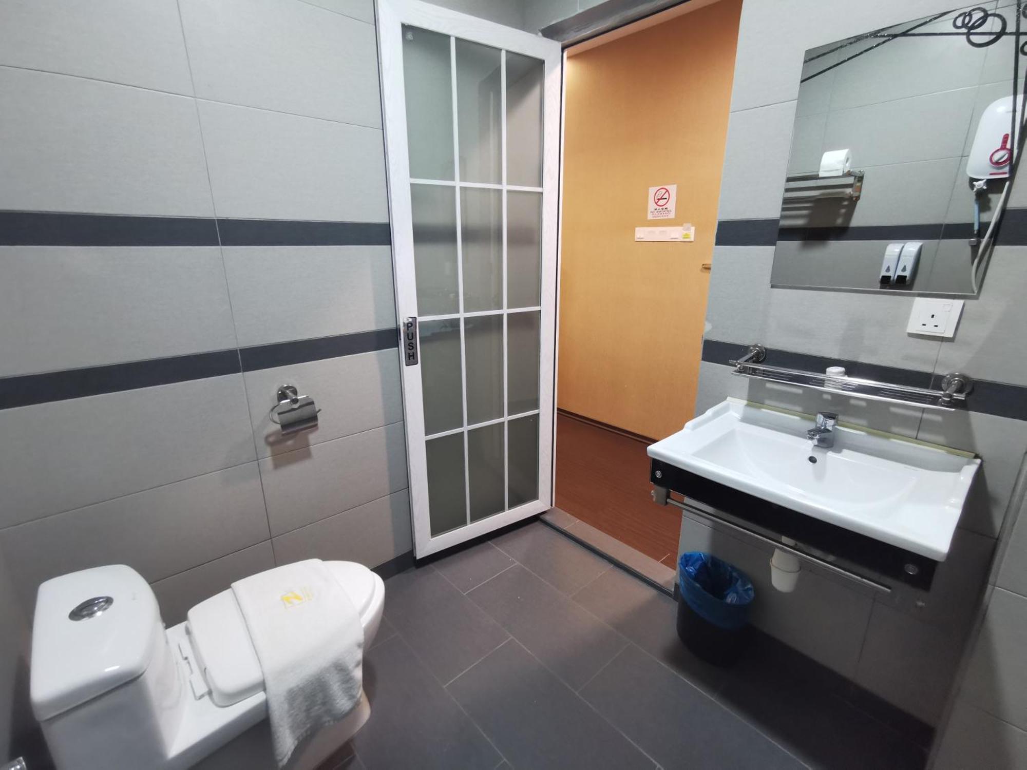Oyo89423泽兹酒店 古来 外观 照片